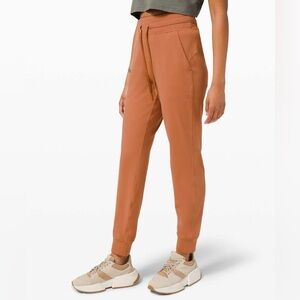 Lululemon Ready to Rulu Jogger 29" in Desert Sun color size 4